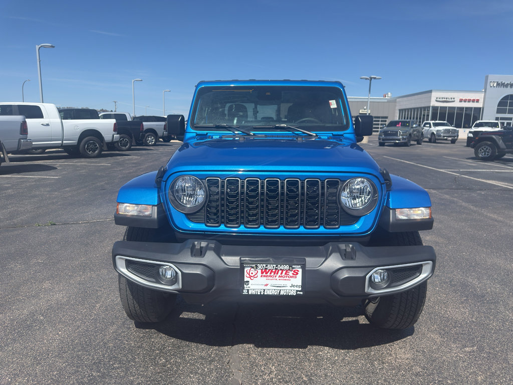 Certified 2024 Jeep Gladiator Sport AWD/4WD image 2