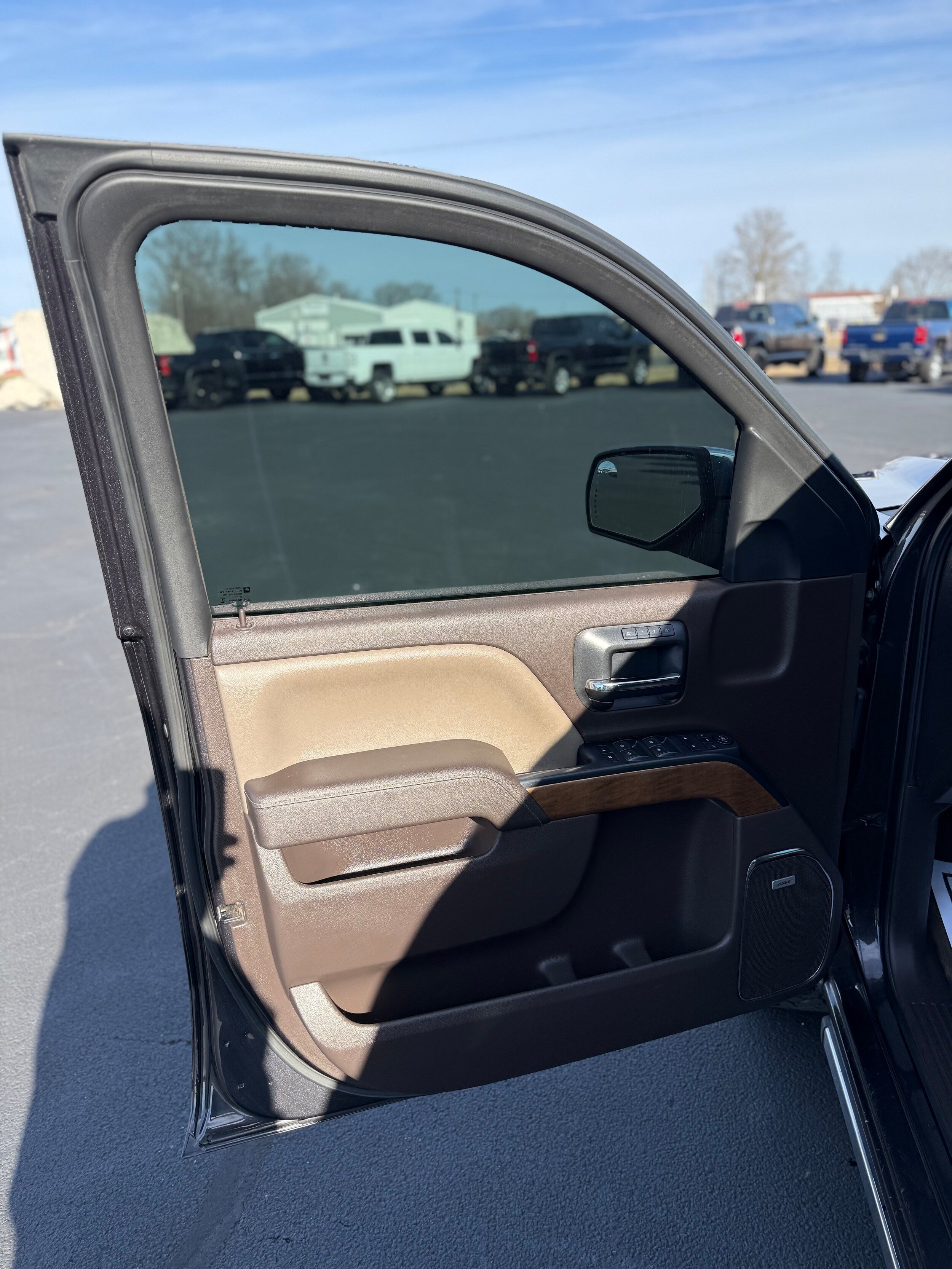 Used 2016 Chevrolet Silverado 1500 LTZ w/ LTZ Plus Package AWD/4WD image 14