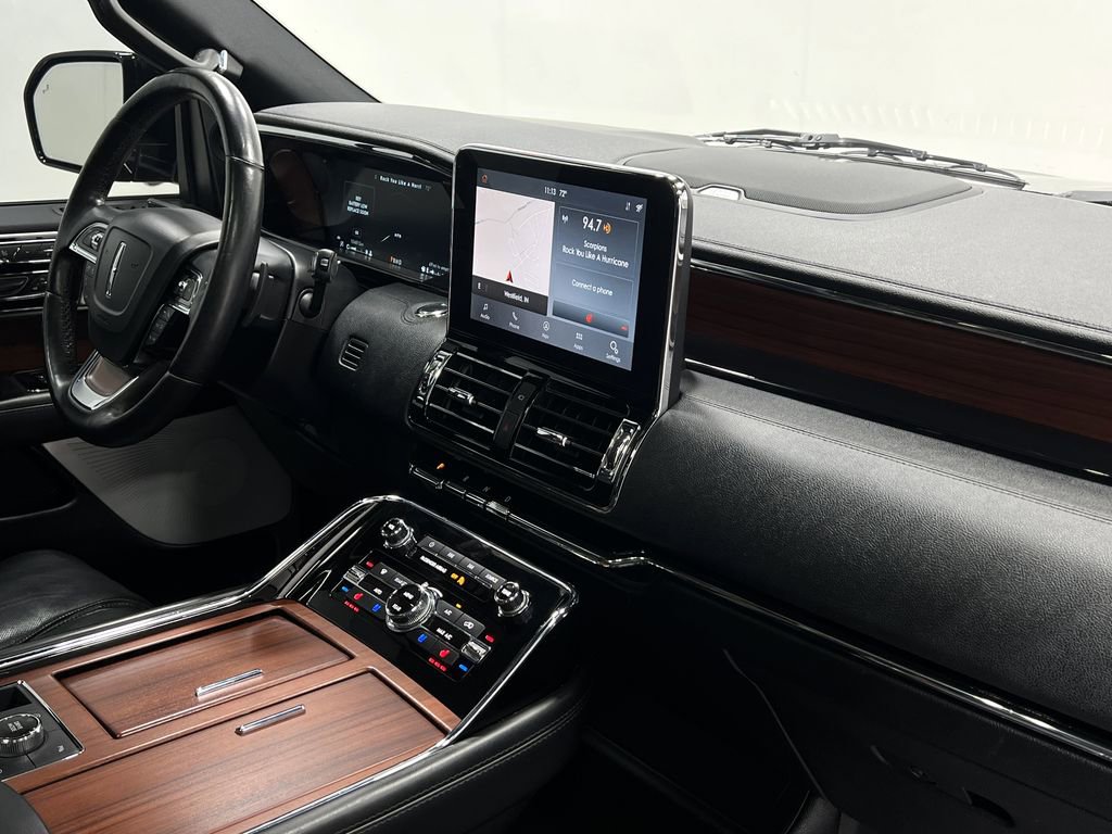 Used 2020 Lincoln Navigator Reserve w/ Luxury Package image 21