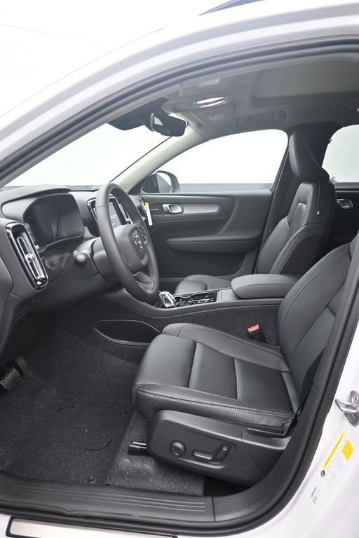 New 2026 Volvo XC40 B5 Plus w/ Climate Package AWD/4WD image 11