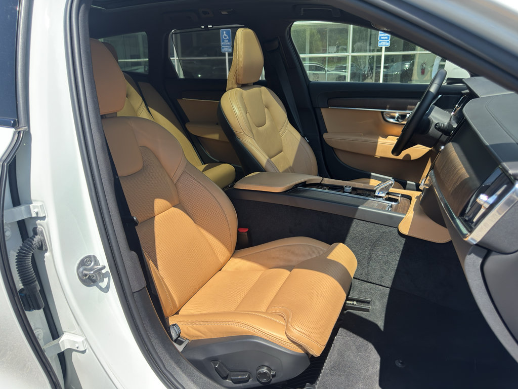 Certified 2025 Volvo V90 B6 Cross Country Ultra AWD/4WD image 27