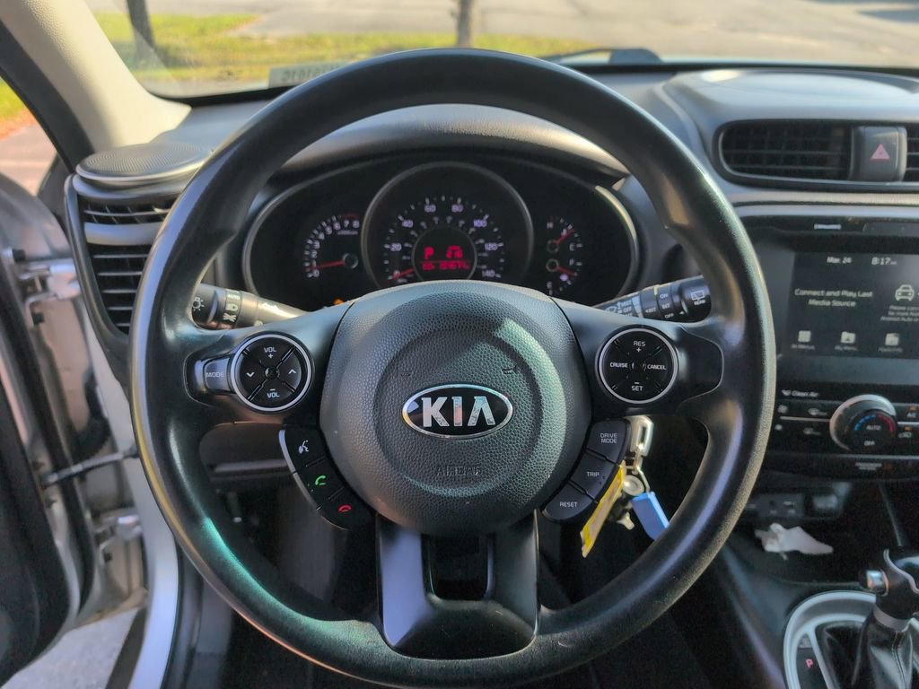 Used 2018 Kia Soul + image 26