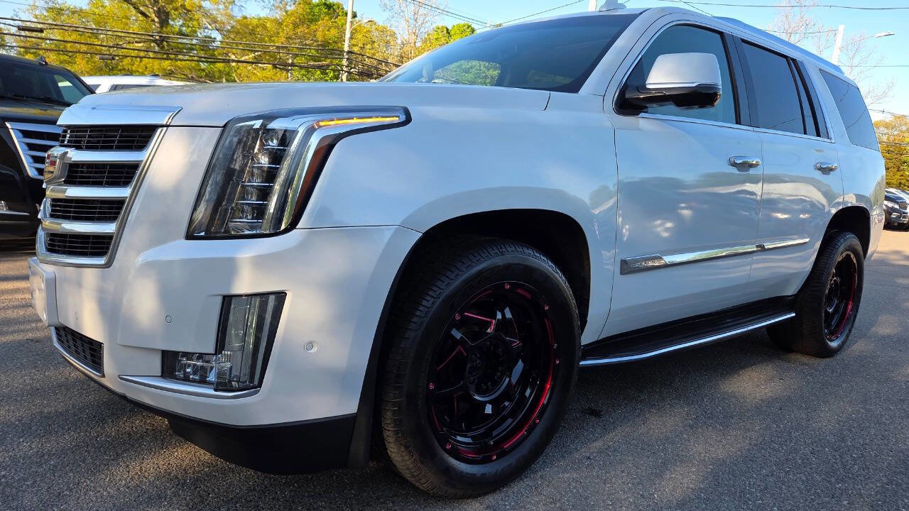 Used 2017 Cadillac Escalade Luxury AWD/4WD image 5