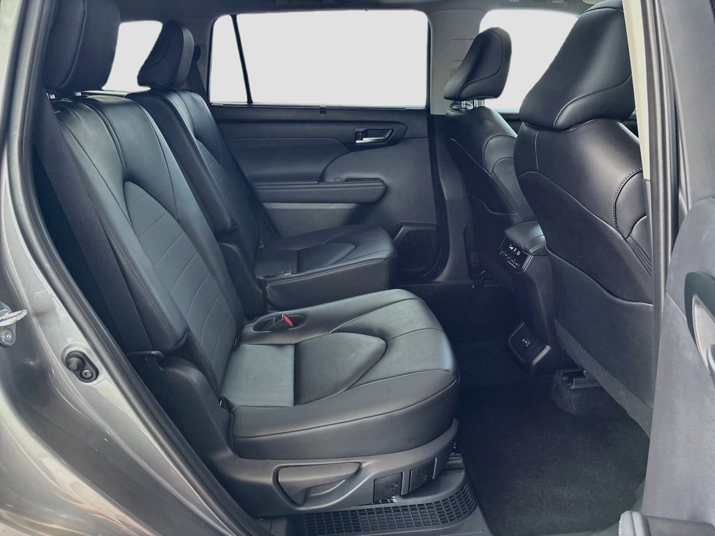 Certified 2026 Toyota Highlander XLE AWD/4WD image 22