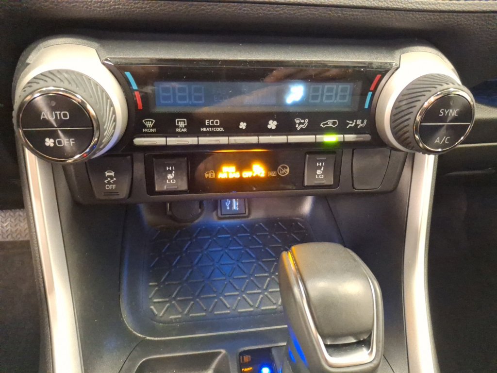 Used 2023 Toyota RAV4 XSE w/ XSE Grade Weather Package AWD/4WD image 27