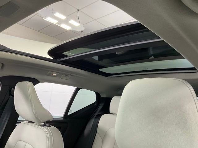 New 2026 Volvo XC40 B5 Ultra w/ Protection Package Premier image 44