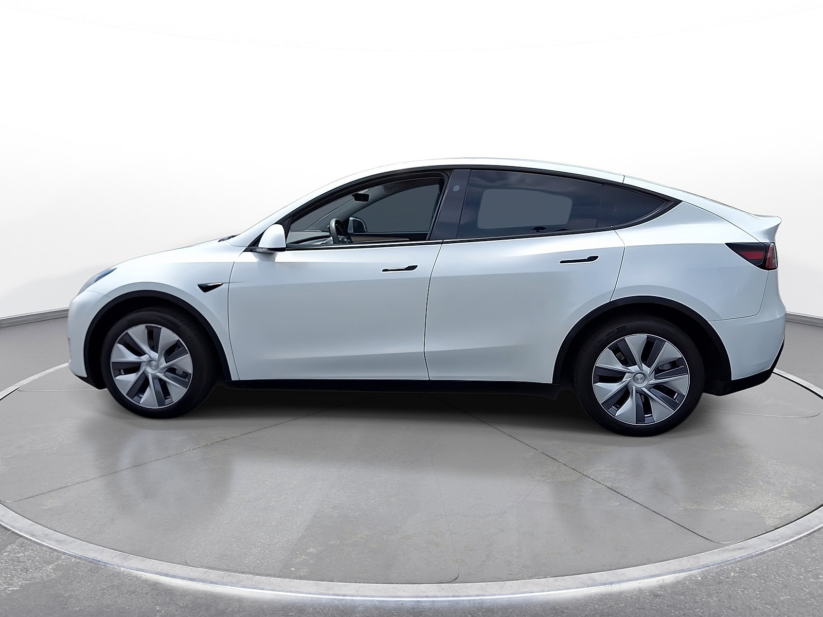 Used 2023 Tesla Model Y Long Range AWD/4WD image 5