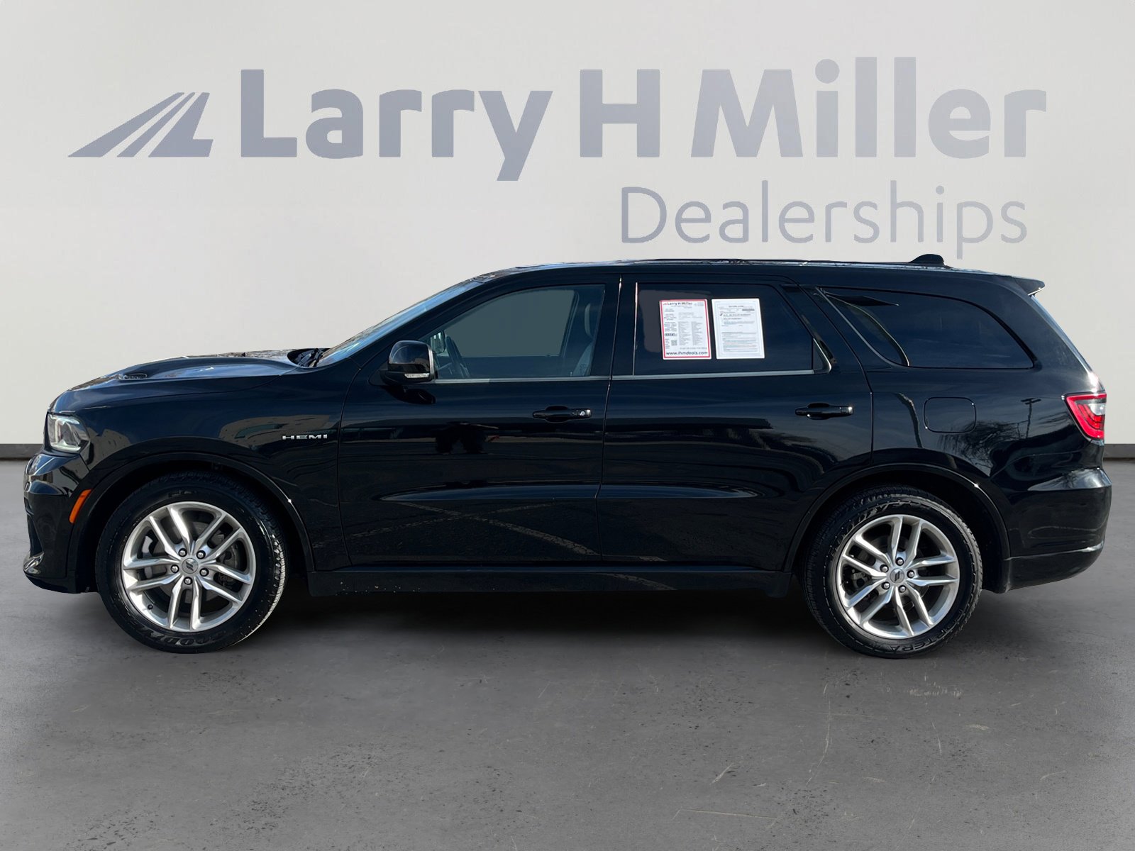 Used 2022 Dodge Durango R/T w/ Trailer Tow Group IV image 2