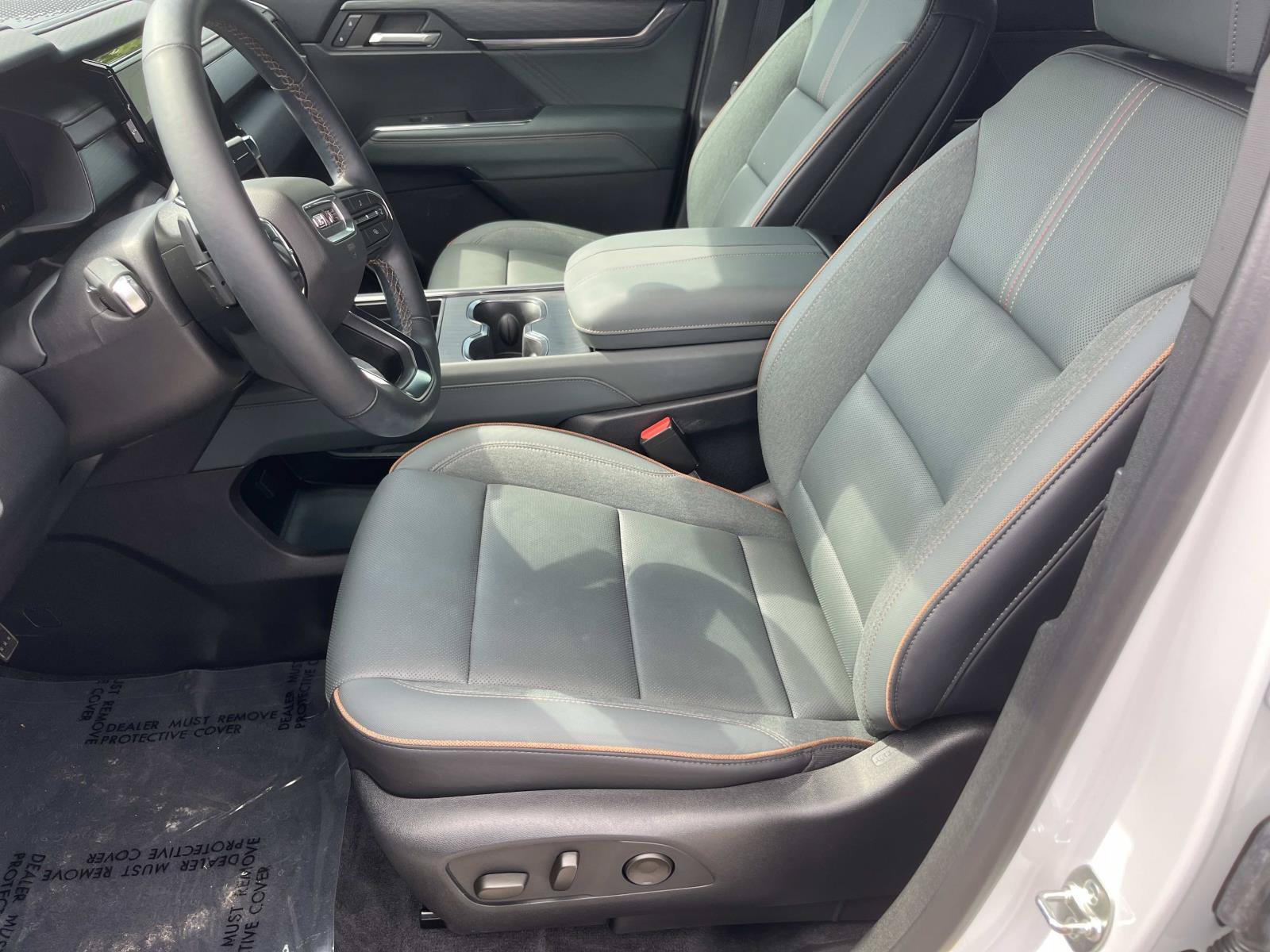 Used 2024 GMC Acadia AT4 w/ Luxury Package AWD/4WD image 24