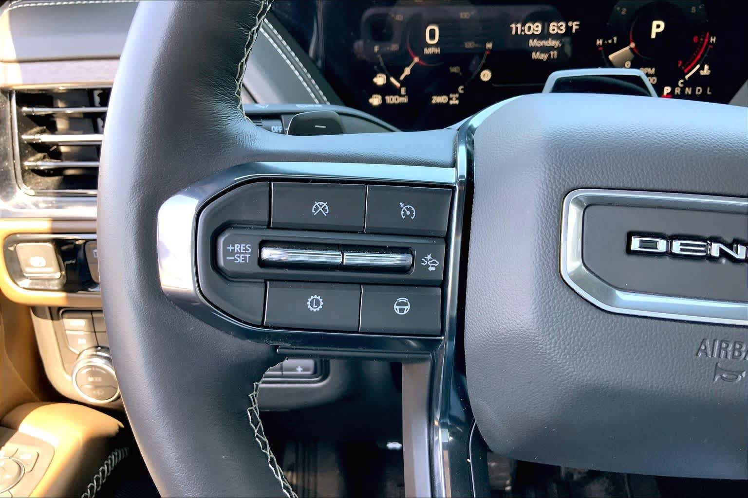 Used 2025 GMC Yukon Denali Ultimate AWD/4WD image 23