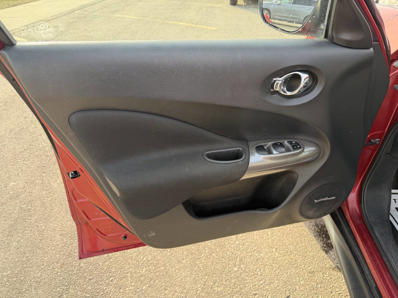 Used 2014 Nissan Juke SV w/ Navigation Package image 17