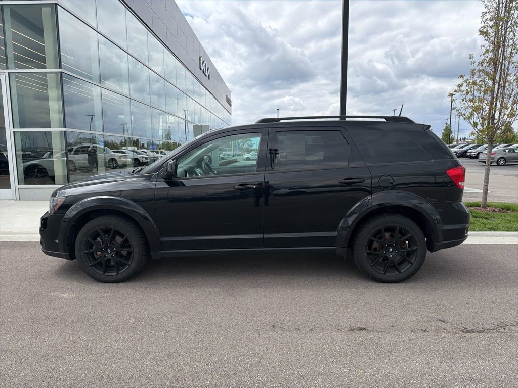Used 2019 Dodge Journey SE w/ Blacktop Package FWD image 3