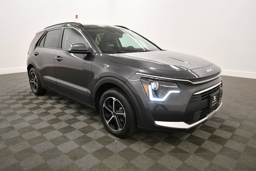 Certified 2025 Kia Niro EX FWD image 10