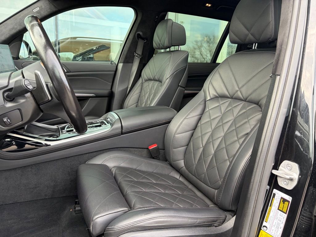 Certified 2024 BMW X7 xDrive40i w/ M Sport Package image 5