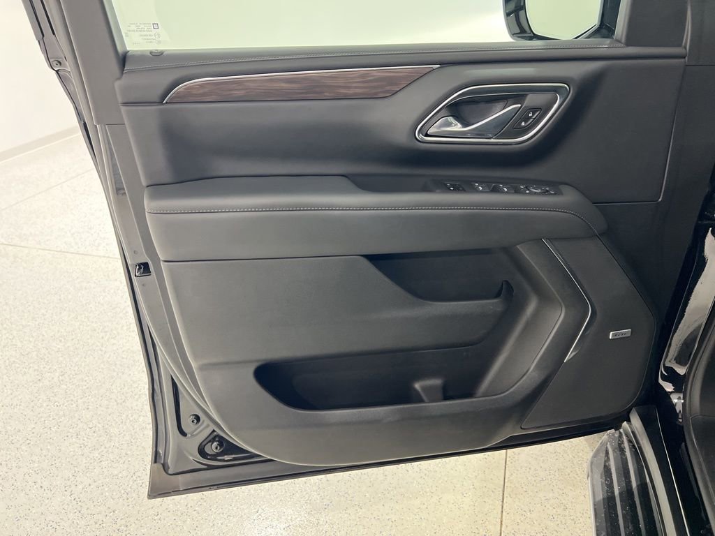 Used 2023 Chevrolet Tahoe LT w/ LT Signature Plus Package AWD/4WD image 21