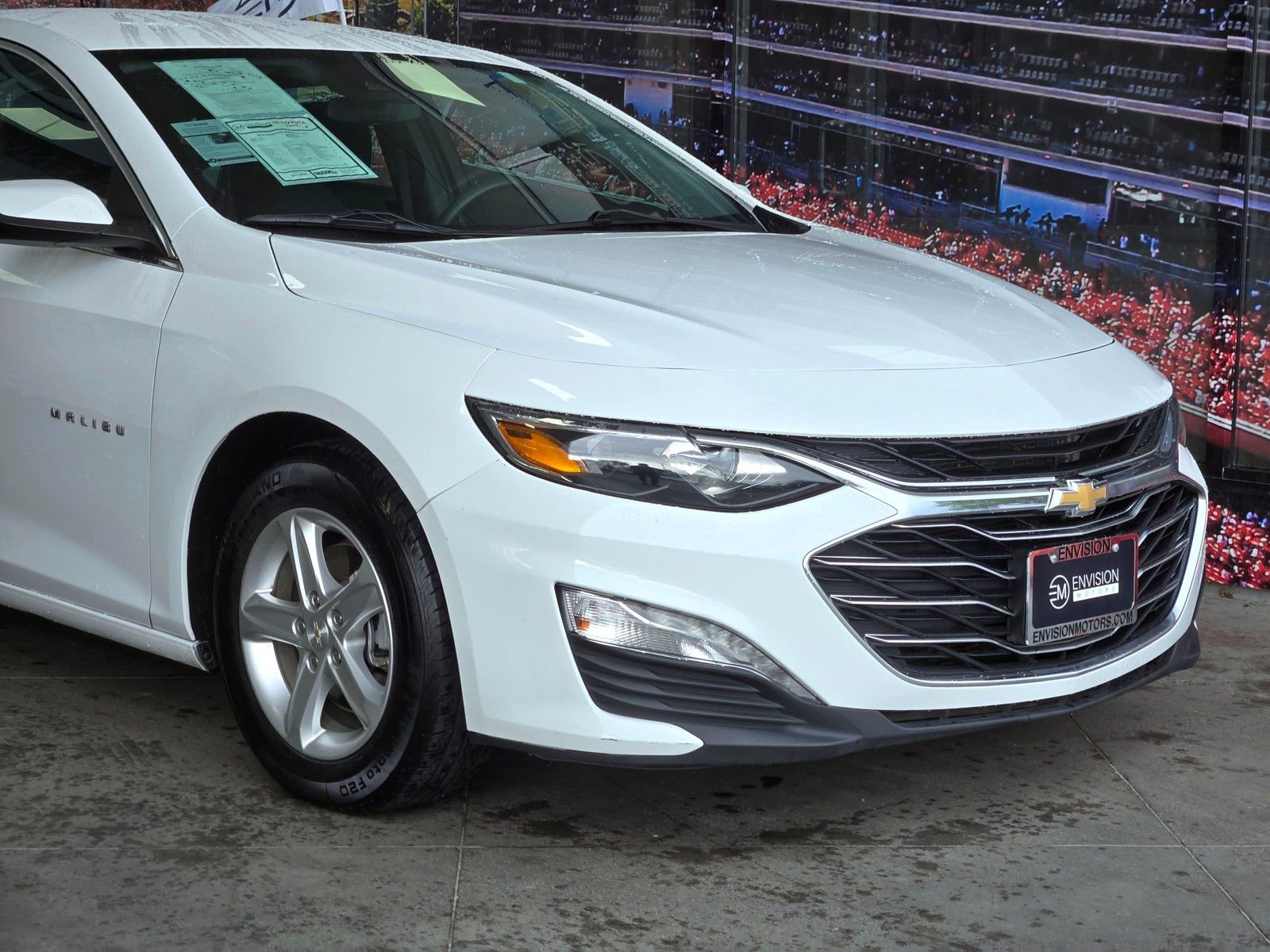 Used 2024 Chevrolet Malibu LT FWD image 2