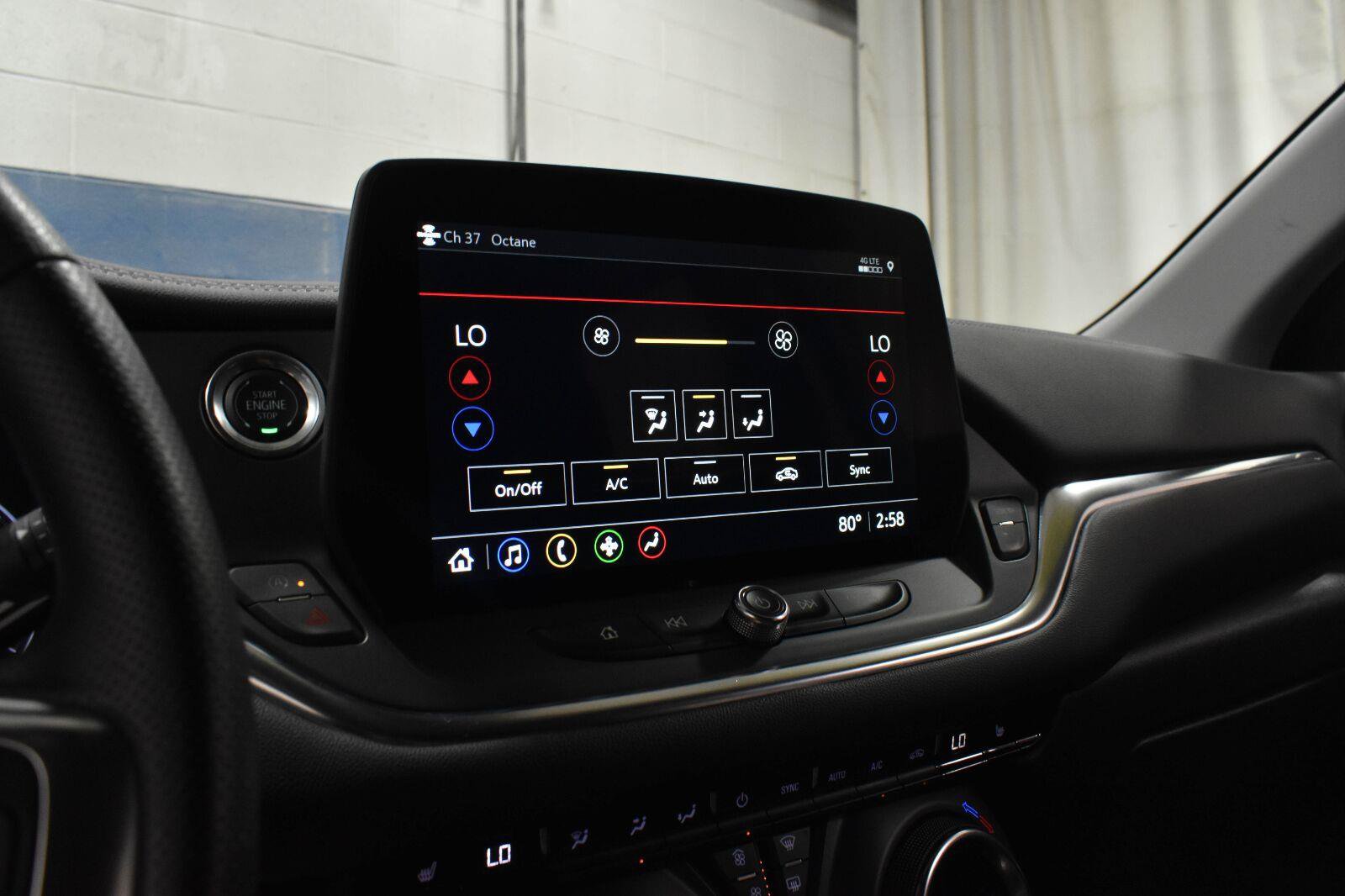 Used 2025 Chevrolet Blazer LT FWD image 14