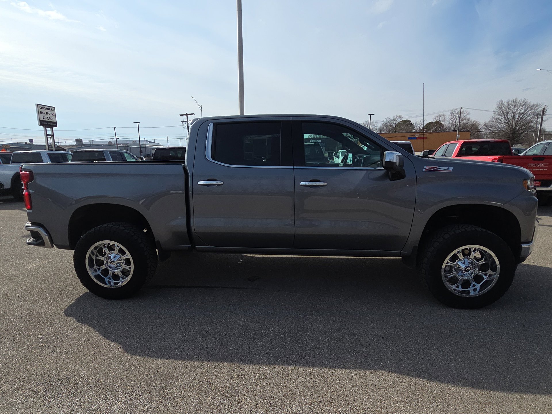 Used 2022 Chevrolet Silverado 1500 LTZ w/ Z71 Off-Road Package image 10