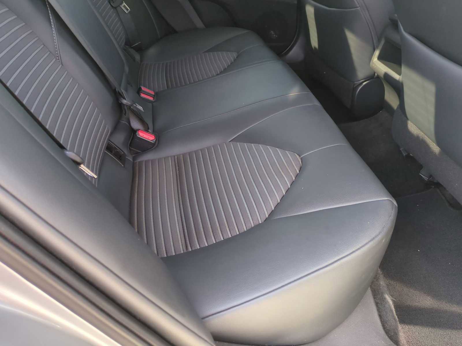 Used 2019 Toyota Camry SE FWD image 24