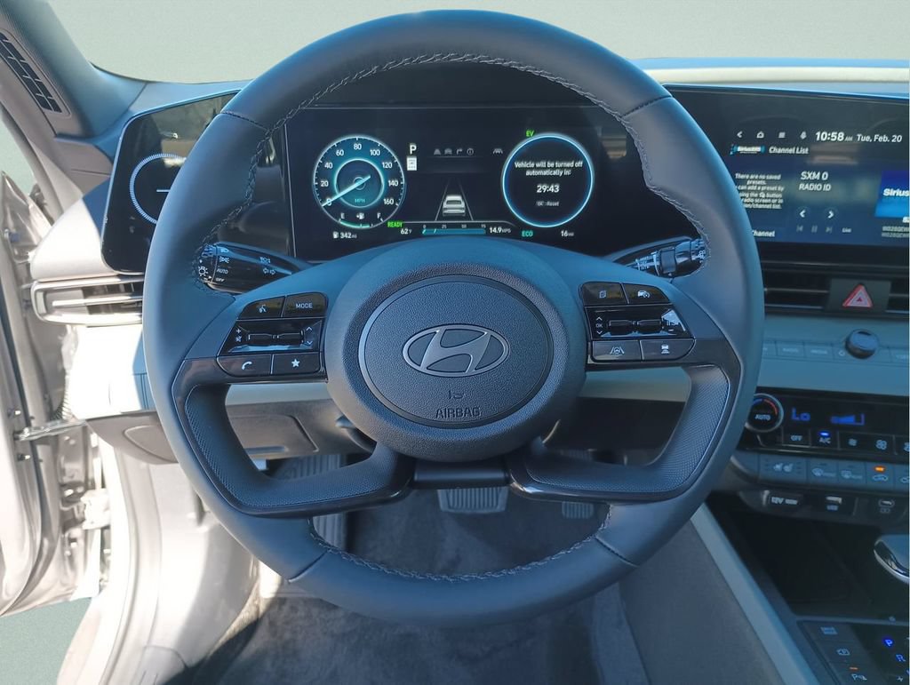 Certified 2024 Hyundai Elantra Limited FWD image 29