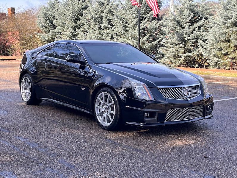 Used 2011 Cadillac CTS V RWD image 2