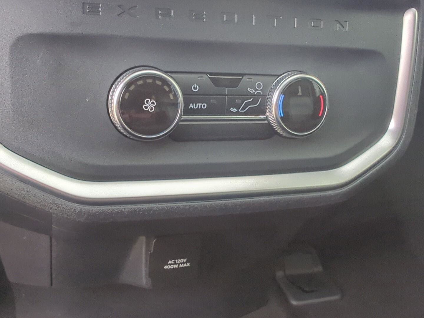 Used 2025 Ford Expedition Max Active AWD/4WD image 28