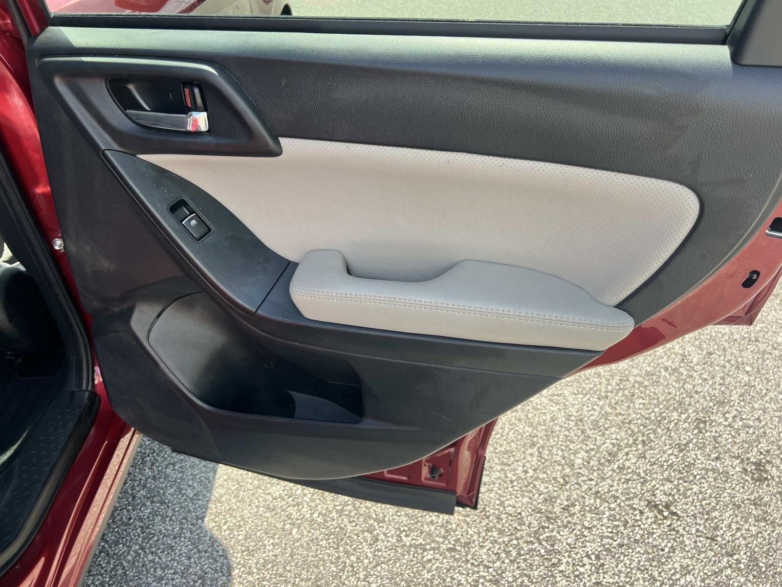 Used 2018 Subaru Forester 2.5i Limited AWD/4WD image 16