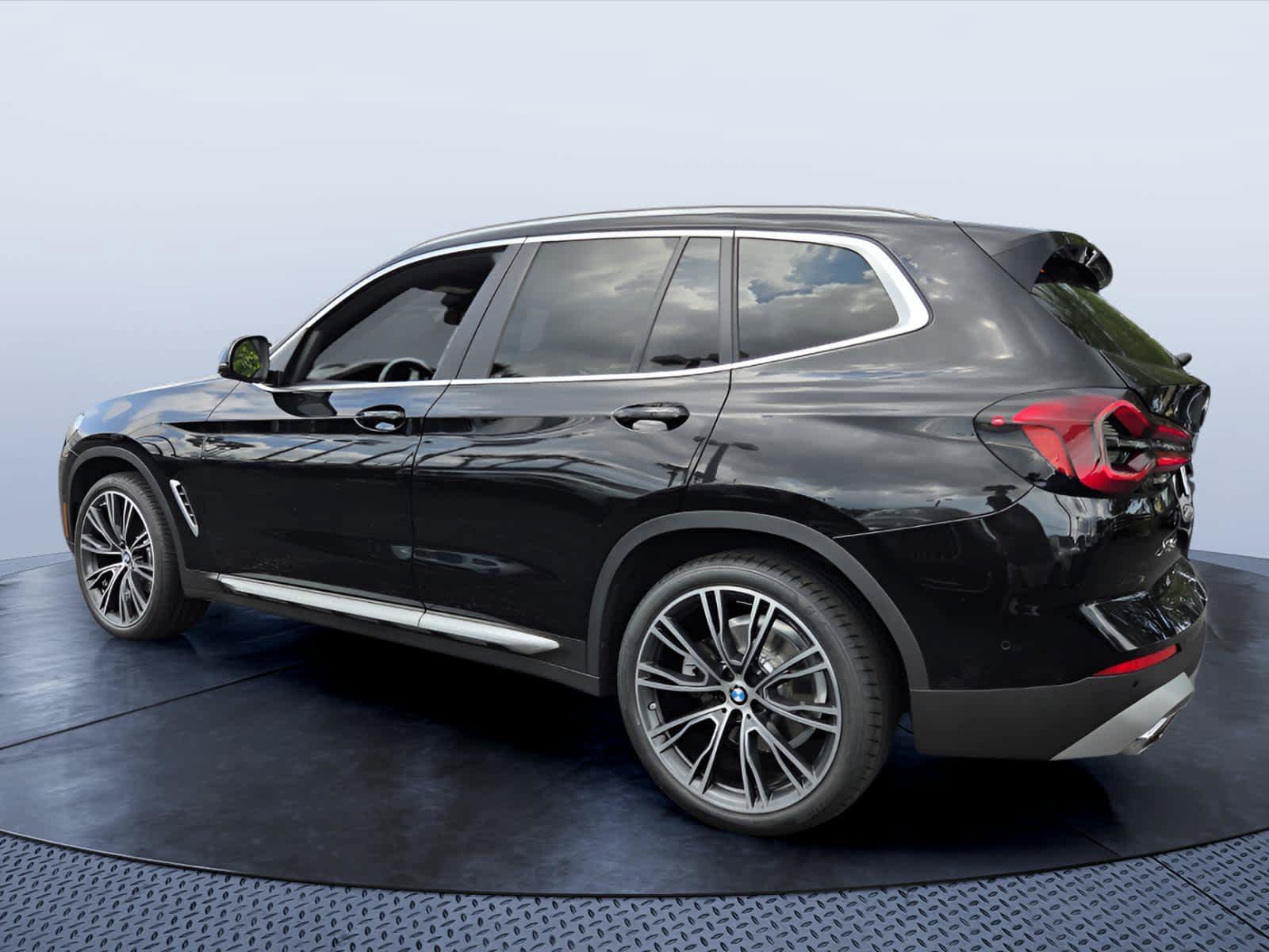 Used 2023 BMW X3 xDrive30i w/ Premium Package w/ZPA AWD/4WD image 4