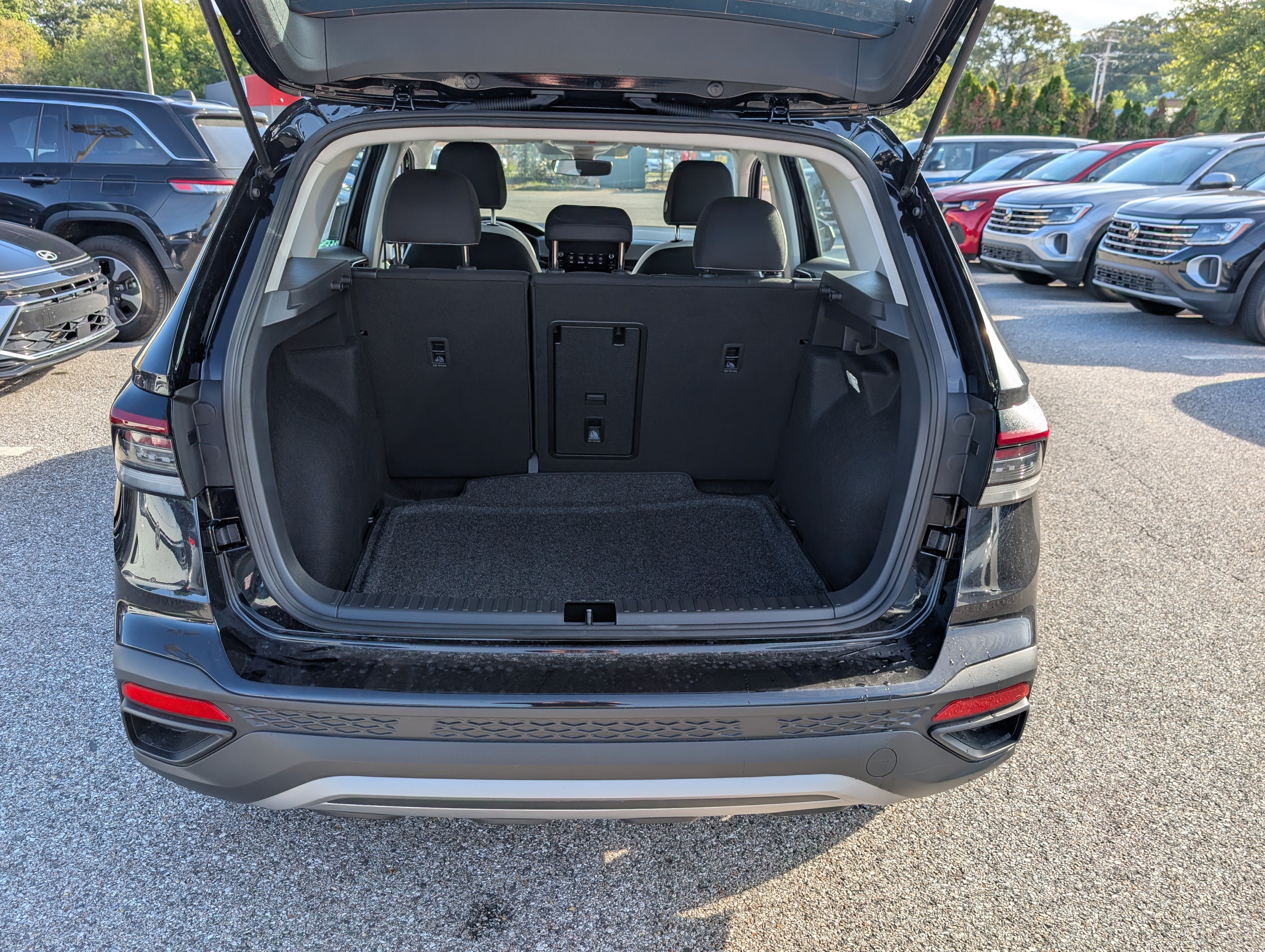 New 2027 Volkswagen Taos S FWD image 11