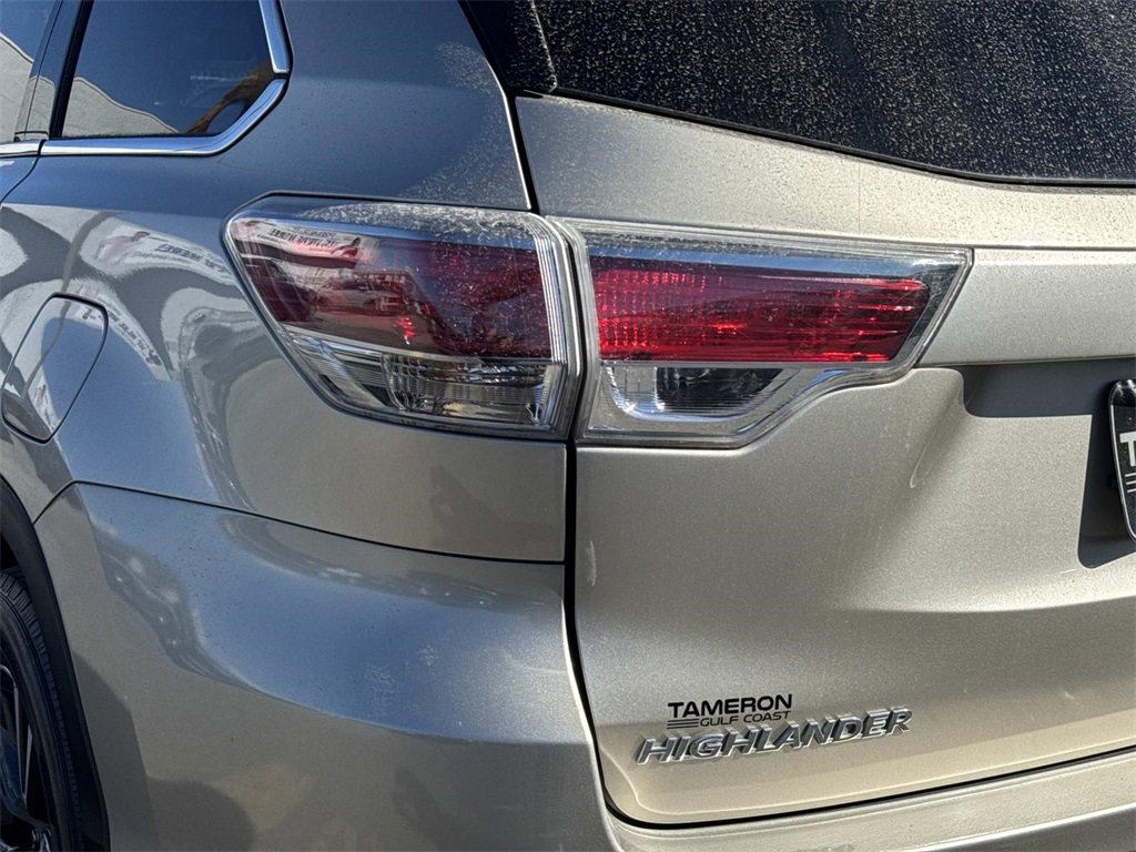 Used 2016 Toyota Highlander XLE image 11