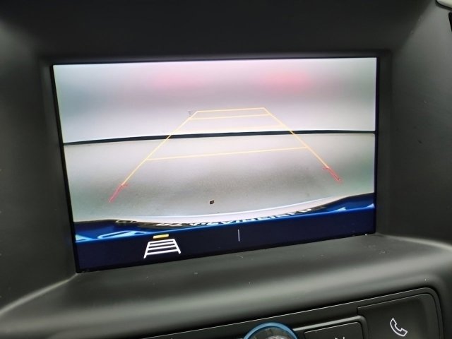 Used 2020 GMC Terrain SLE w/ Driver Convenience Package image 3