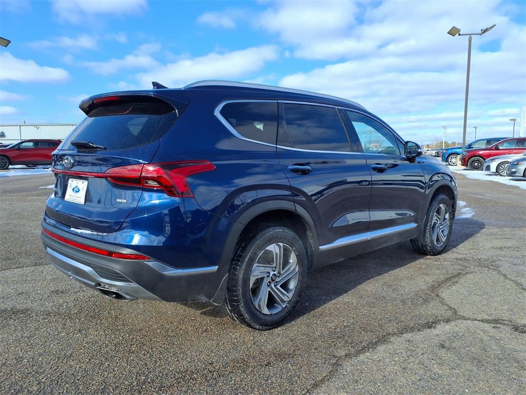 Used 2022 Hyundai Santa Fe SEL w/ Convenience Package image 3