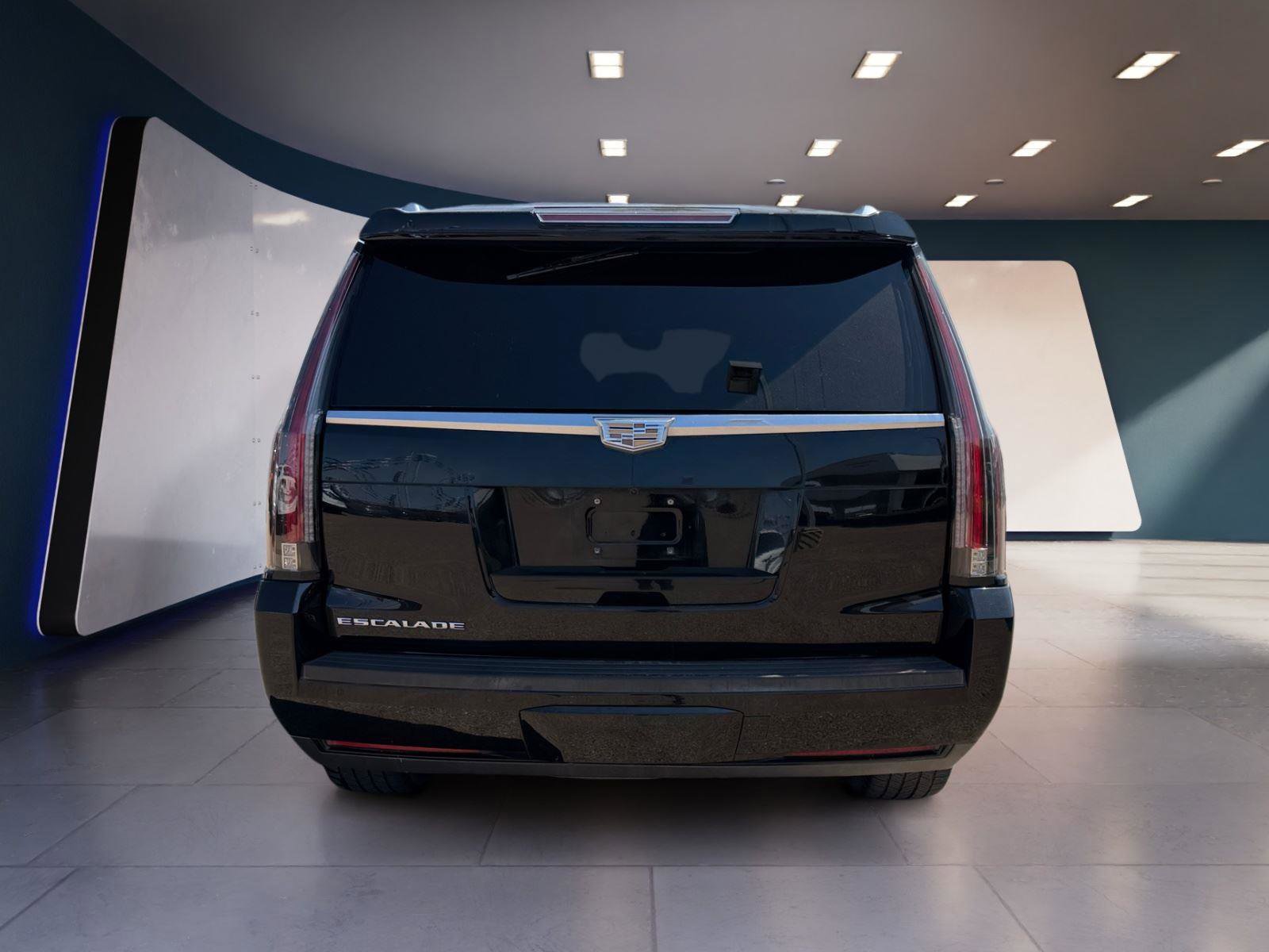 Used 2017 Cadillac Escalade 2WD image 4