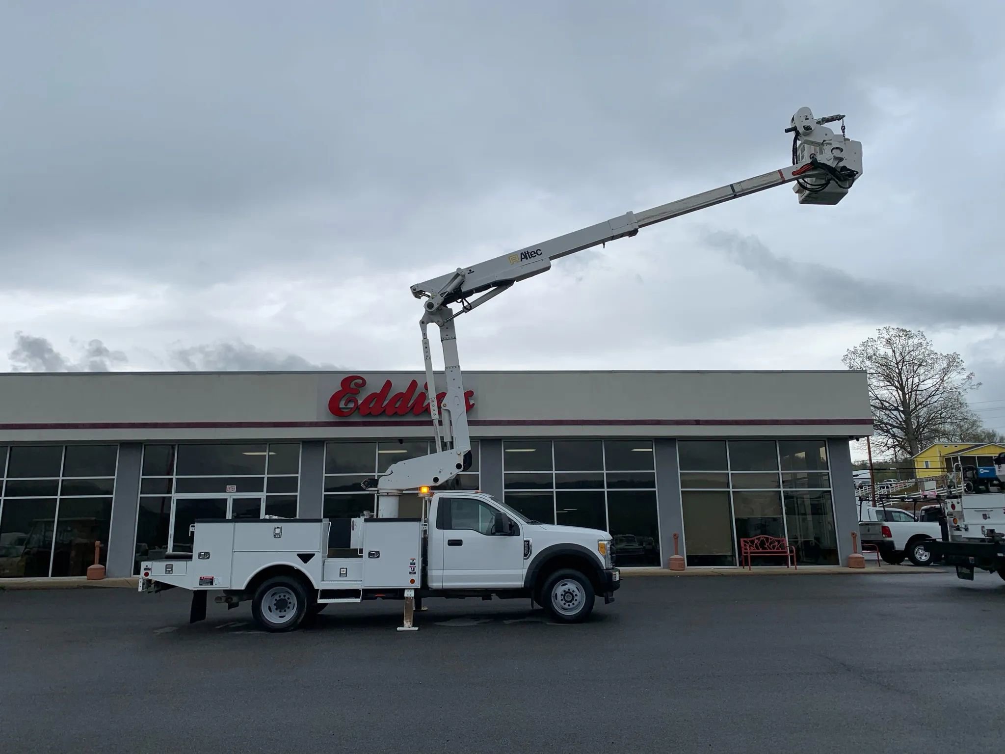 Used 2017 Ford F550 XL 169  W.B. 2D image 52