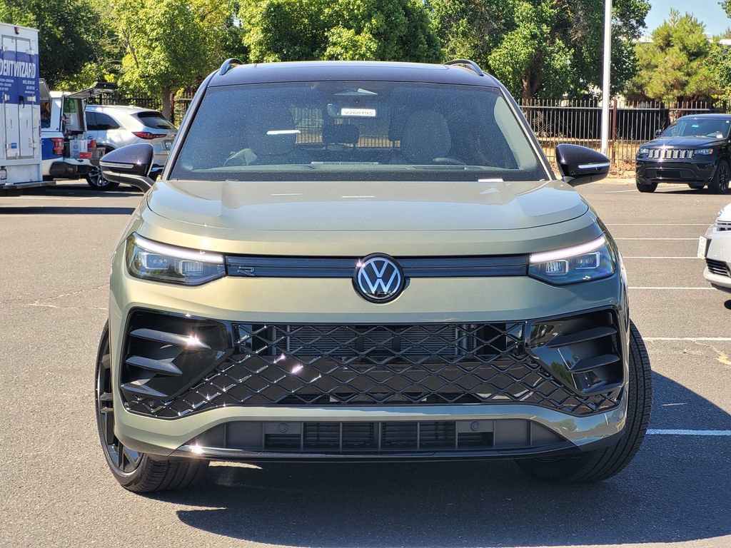 New 2026 Volkswagen Tiguan SE R-Line FWD image 2