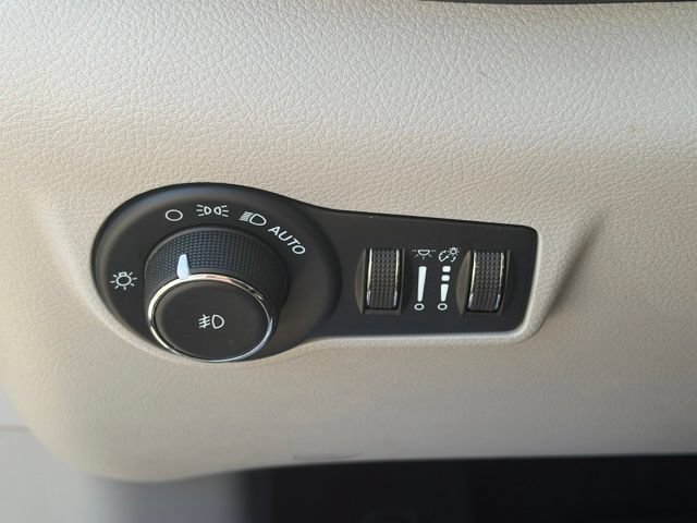 Used 2023 Jeep Compass Limited AWD/4WD image 24