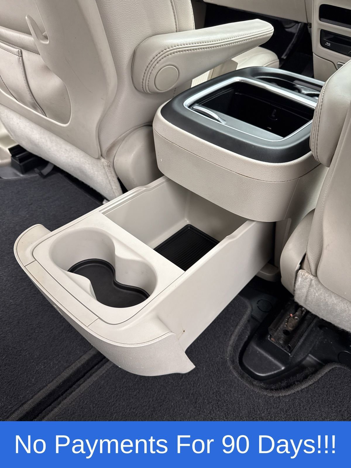 Used 2017 Chrysler Pacifica Touring-L Plus w/ Tire & Wheel Group image 36