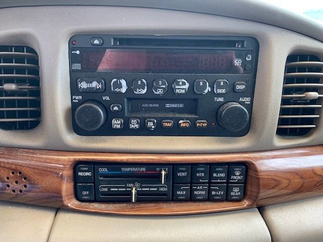 Used 2002 Buick Le Sabre Custom w/ Luxury Pkg FWD image 17