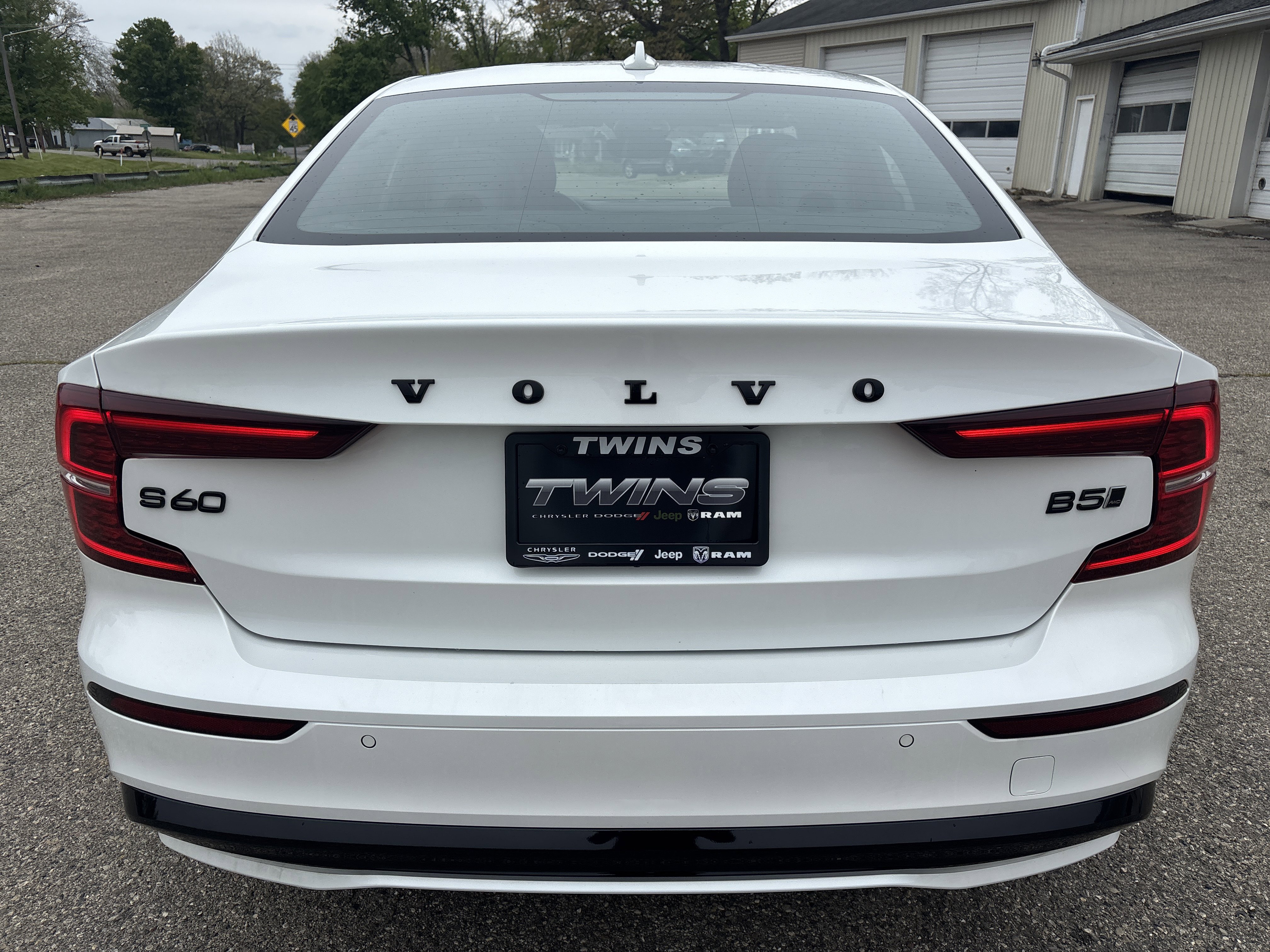 Used 2024 Volvo S60 B5 Plus w/ Climate Package AWD/4WD image 7