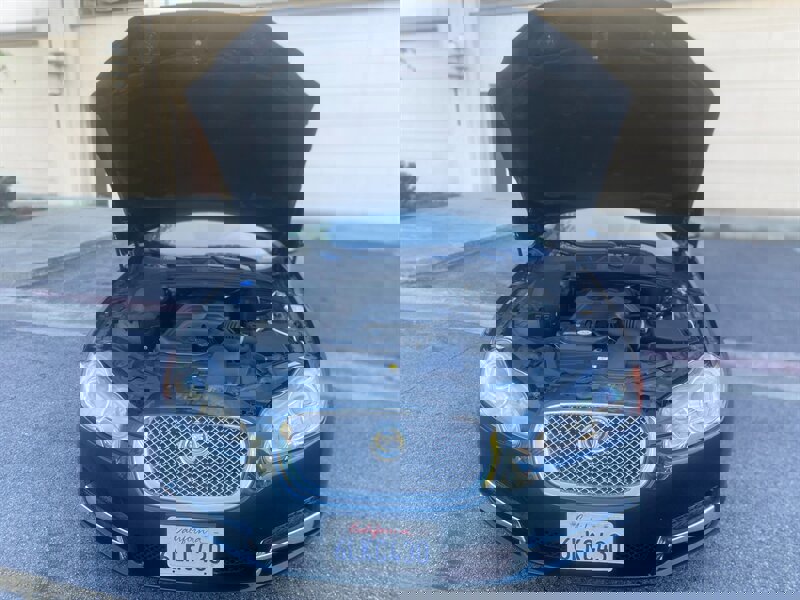 Used 2010 Jaguar XF Luxury image 17