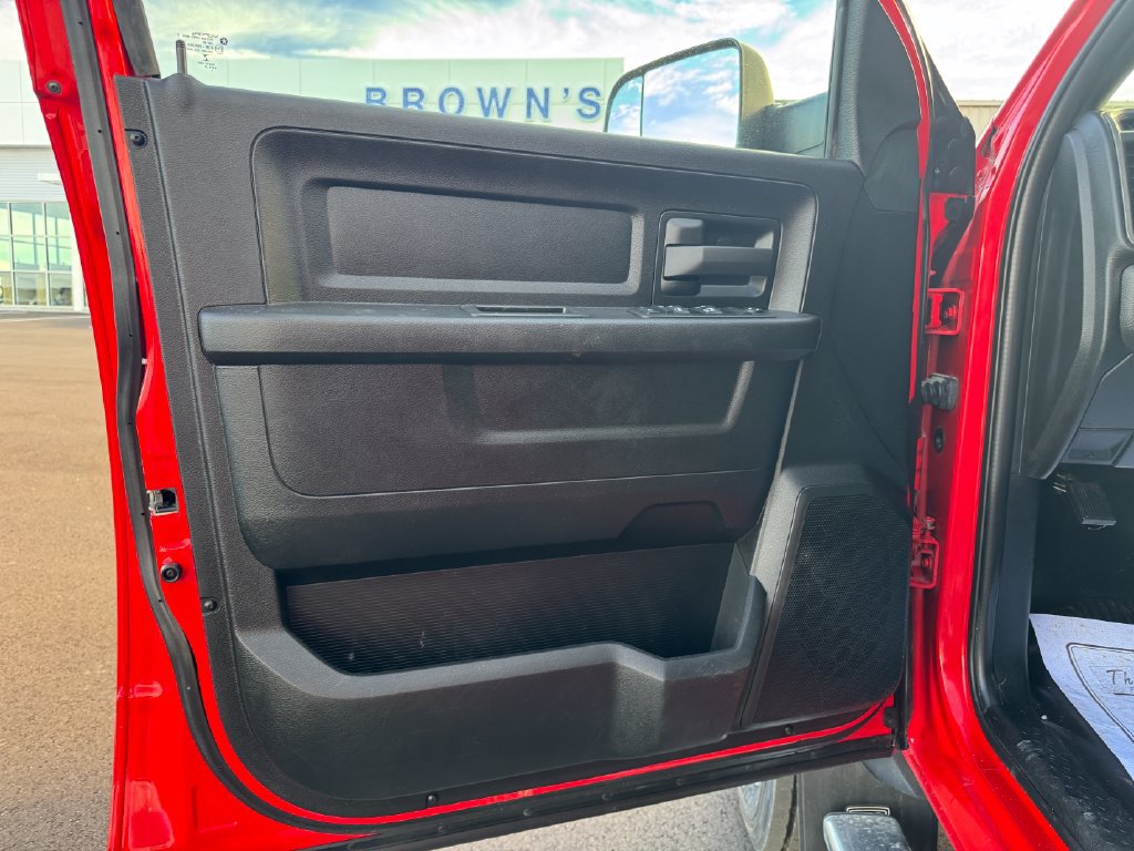 Used 2021 RAM 5500 Tradesman w/ Chrome Appearance Group AWD/4WD image 16