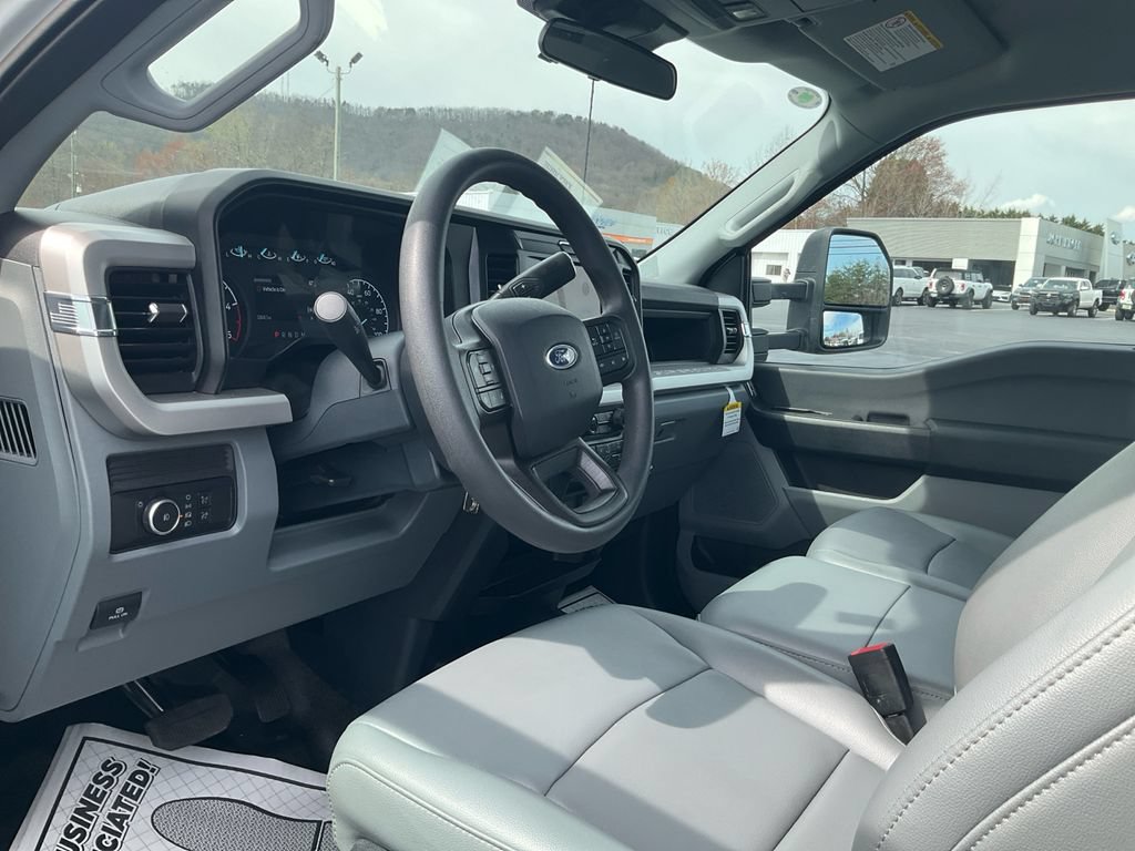 Used 2025 Ford F450 XL w/ XL Chrome Package AWD/4WD image 13