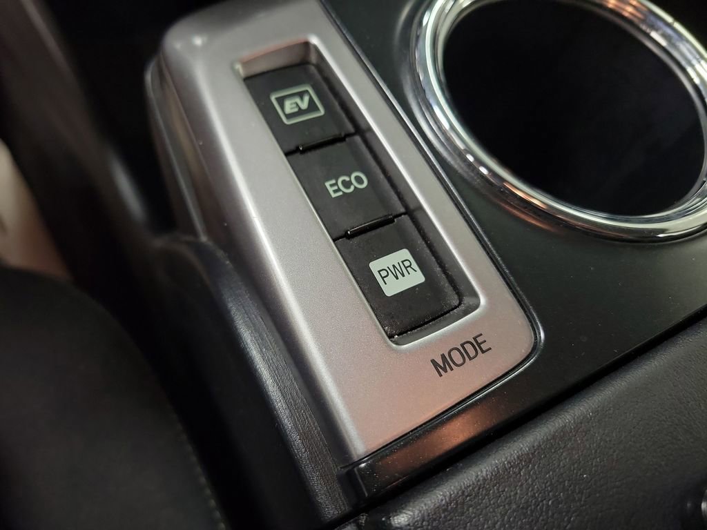 Used 2016 Toyota Prius V Three image 16