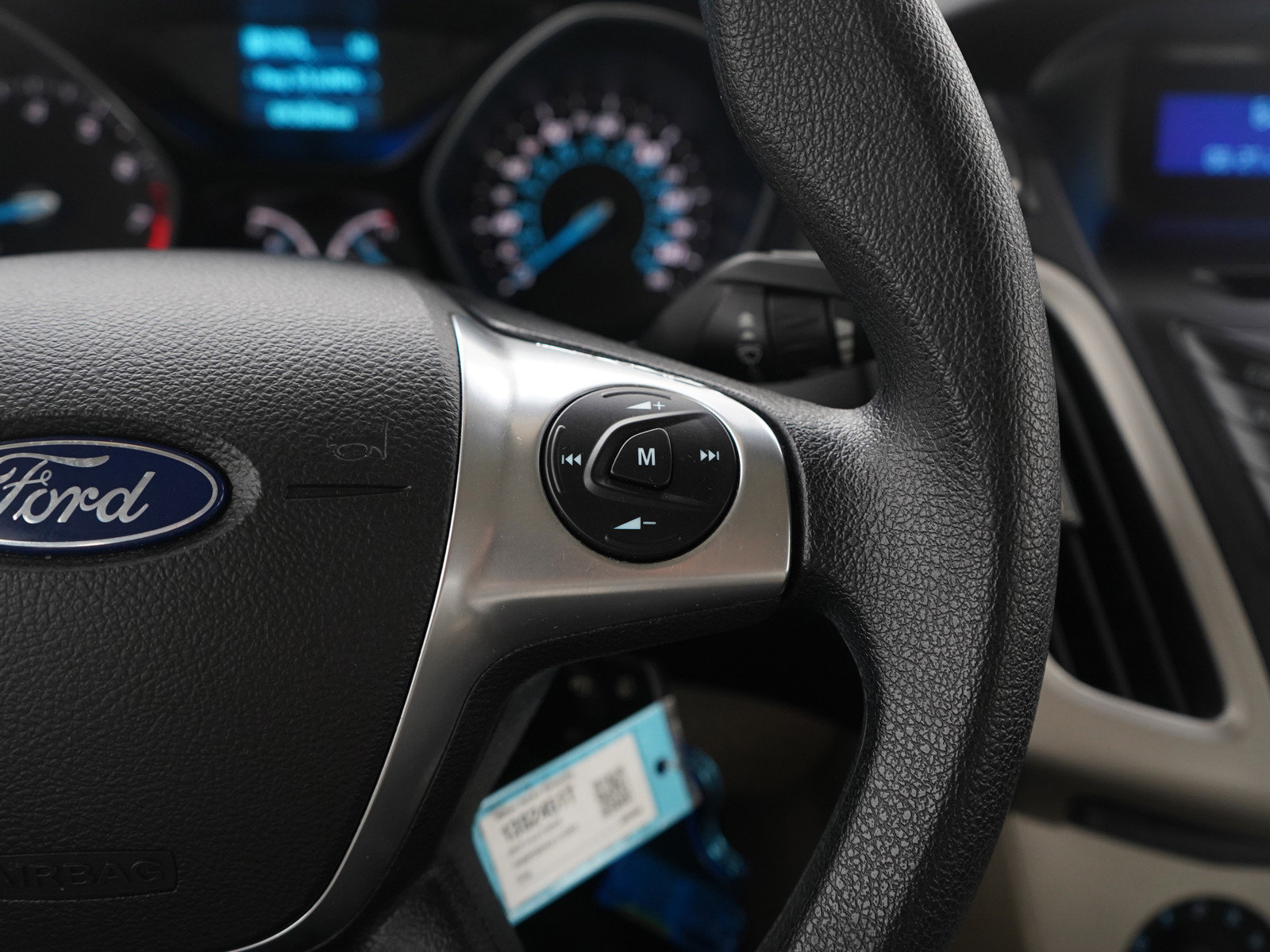 Used 2012 Ford Focus SE w/ SE Winter Pkg image 25