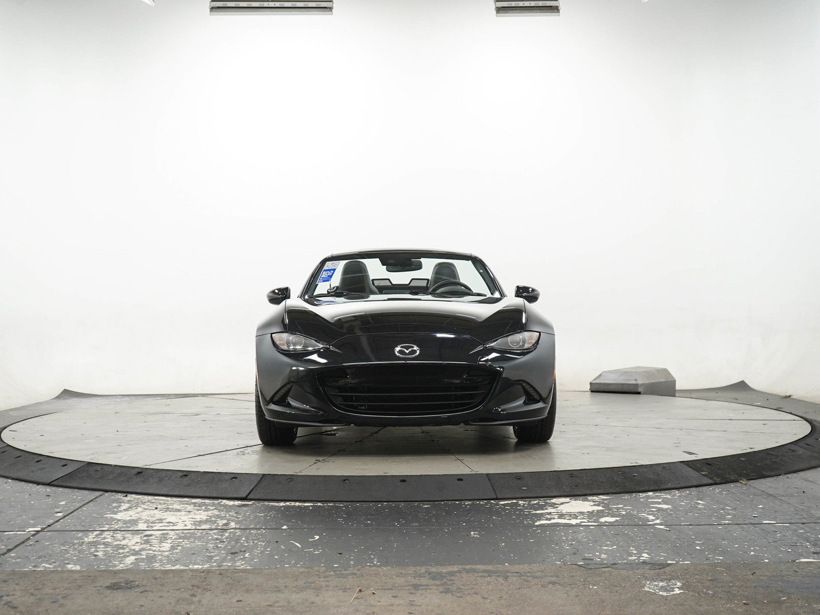 Used 2023 MAZDA MX-5 Miata Grand Touring RWD image 9