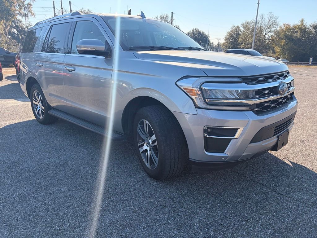 Used 2024 Ford Expedition Limited image 4