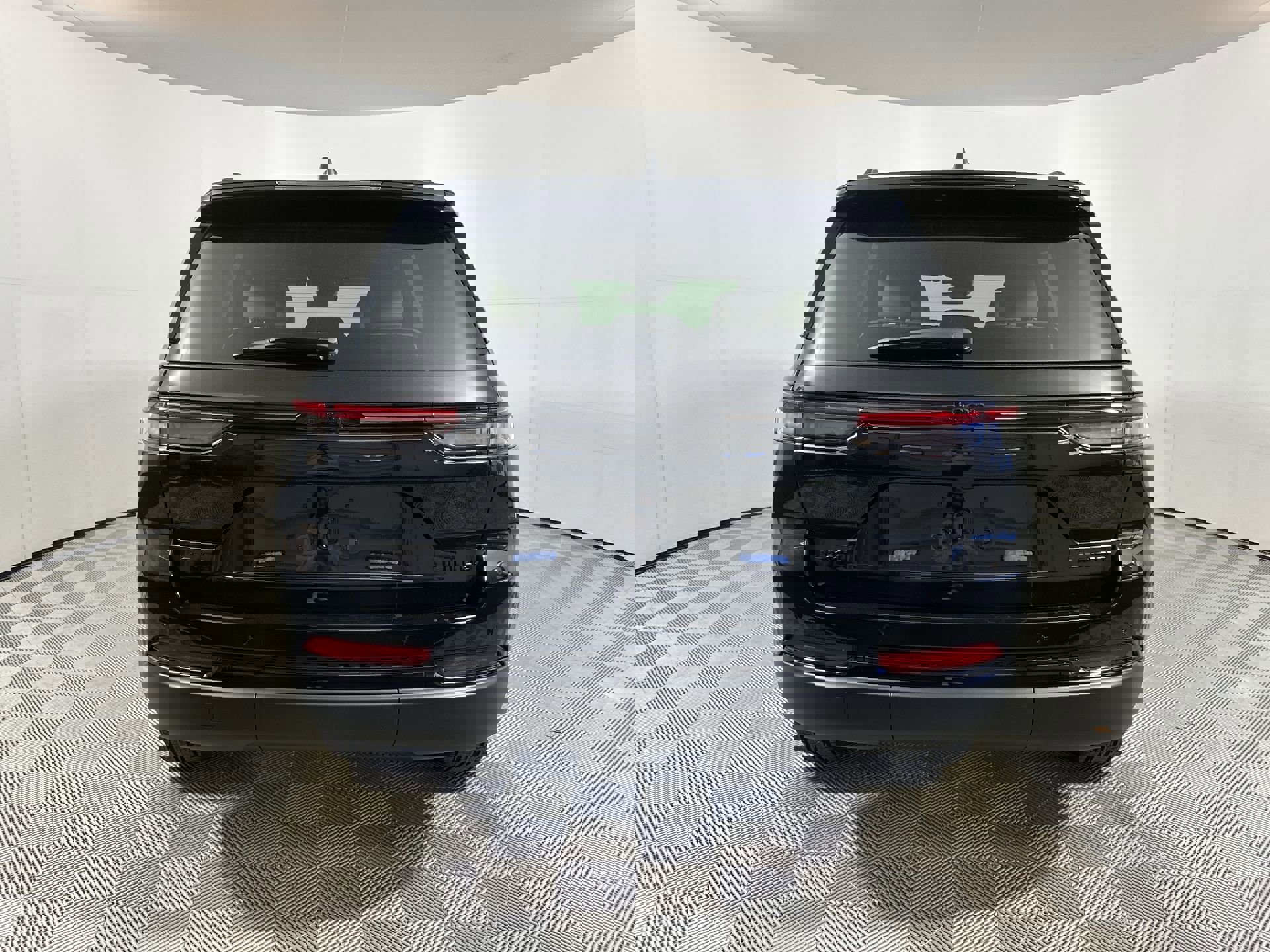 New 2025 Jeep Grand Cherokee Limited w/ Black Appearance Package image 7