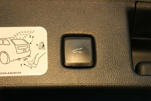 Used 2020 Ford Escape SEL image 17