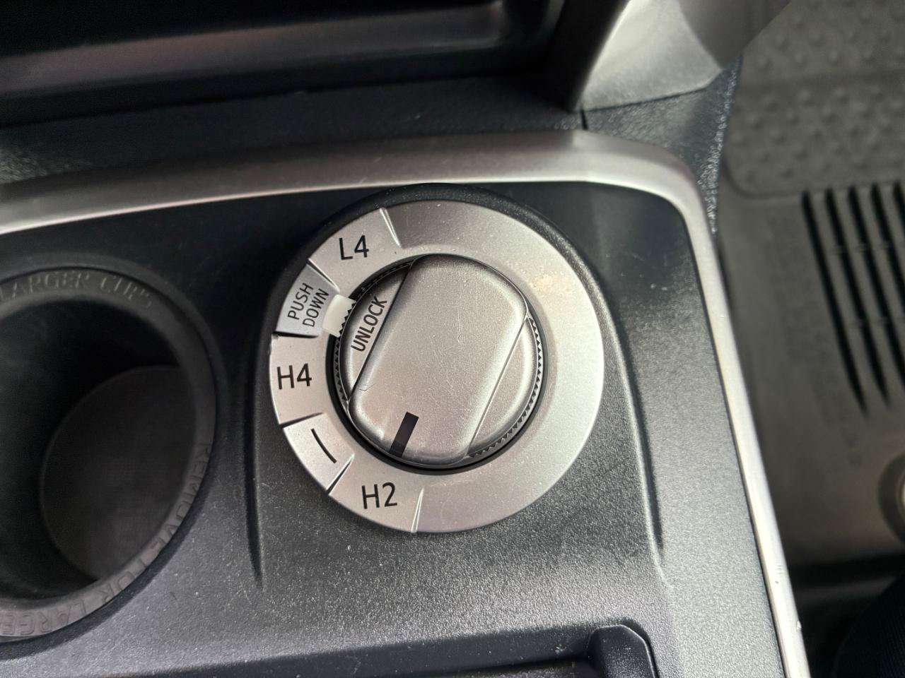 Used 2022 Toyota 4Runner SR5 AWD/4WD image 26
