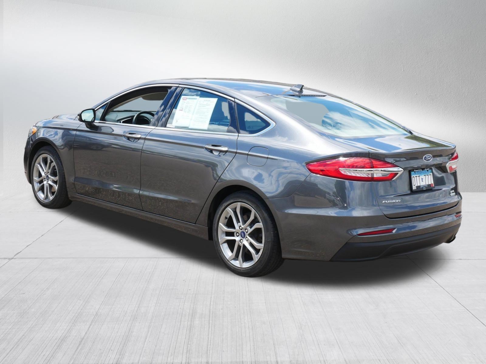 Used 2019 Ford Fusion SEL FWD image 5